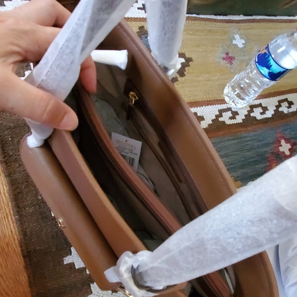 Michael Kors Jet Set Pocket Tote Luggage Bag - Picture 3 of 8